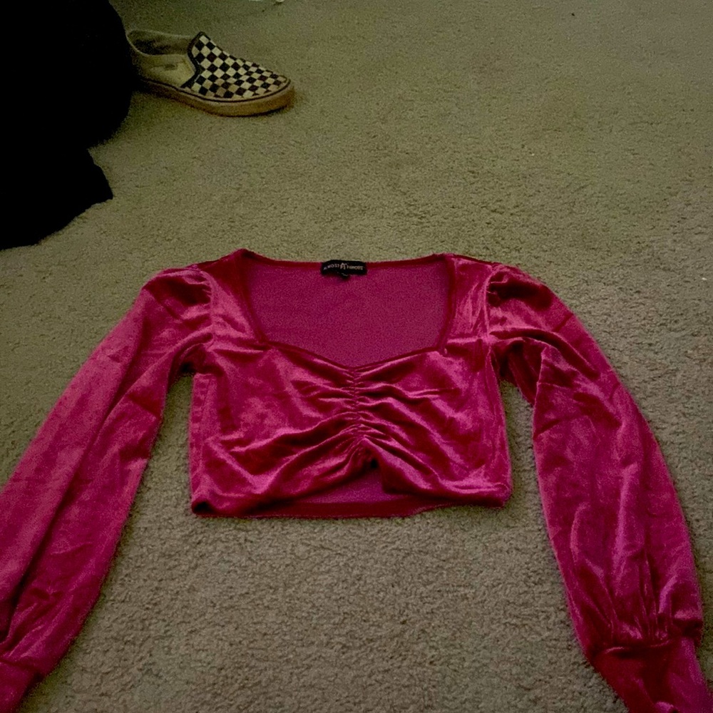 I am selling this crop top only worn once